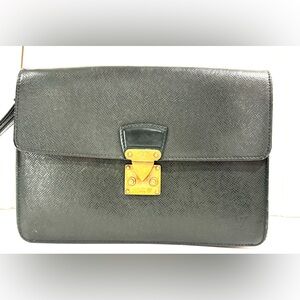 Louis Vuitton Taiga Wristlet